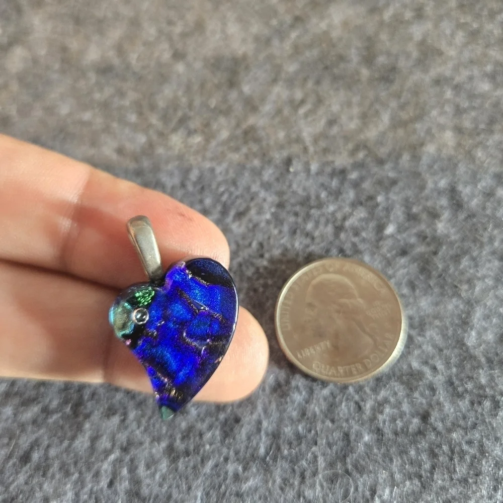 Glass Heart Pendant - Picture 1 of 6